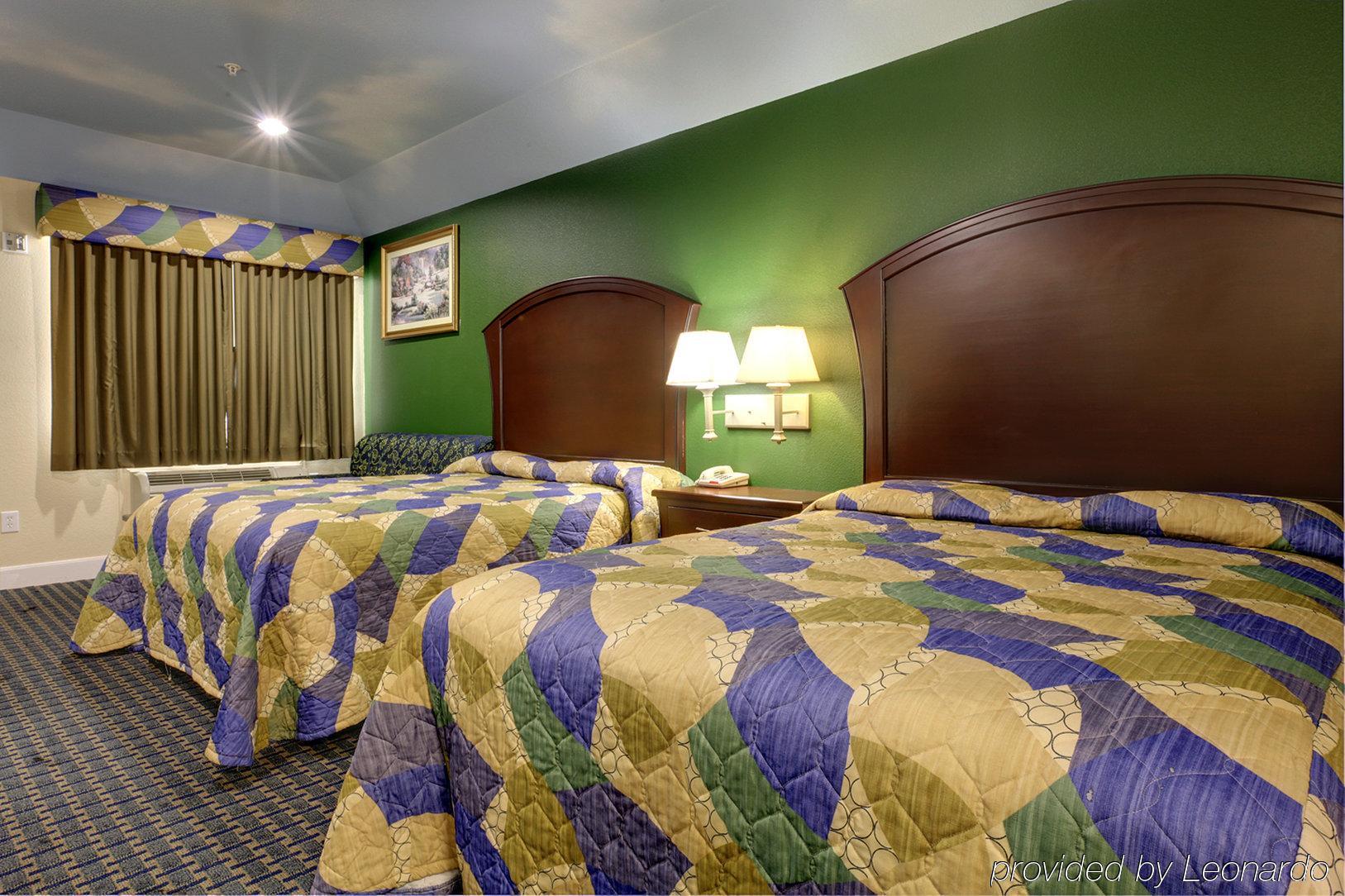 Americas Best Value Inn And Suites Houston / Tomball Parkway Room photo